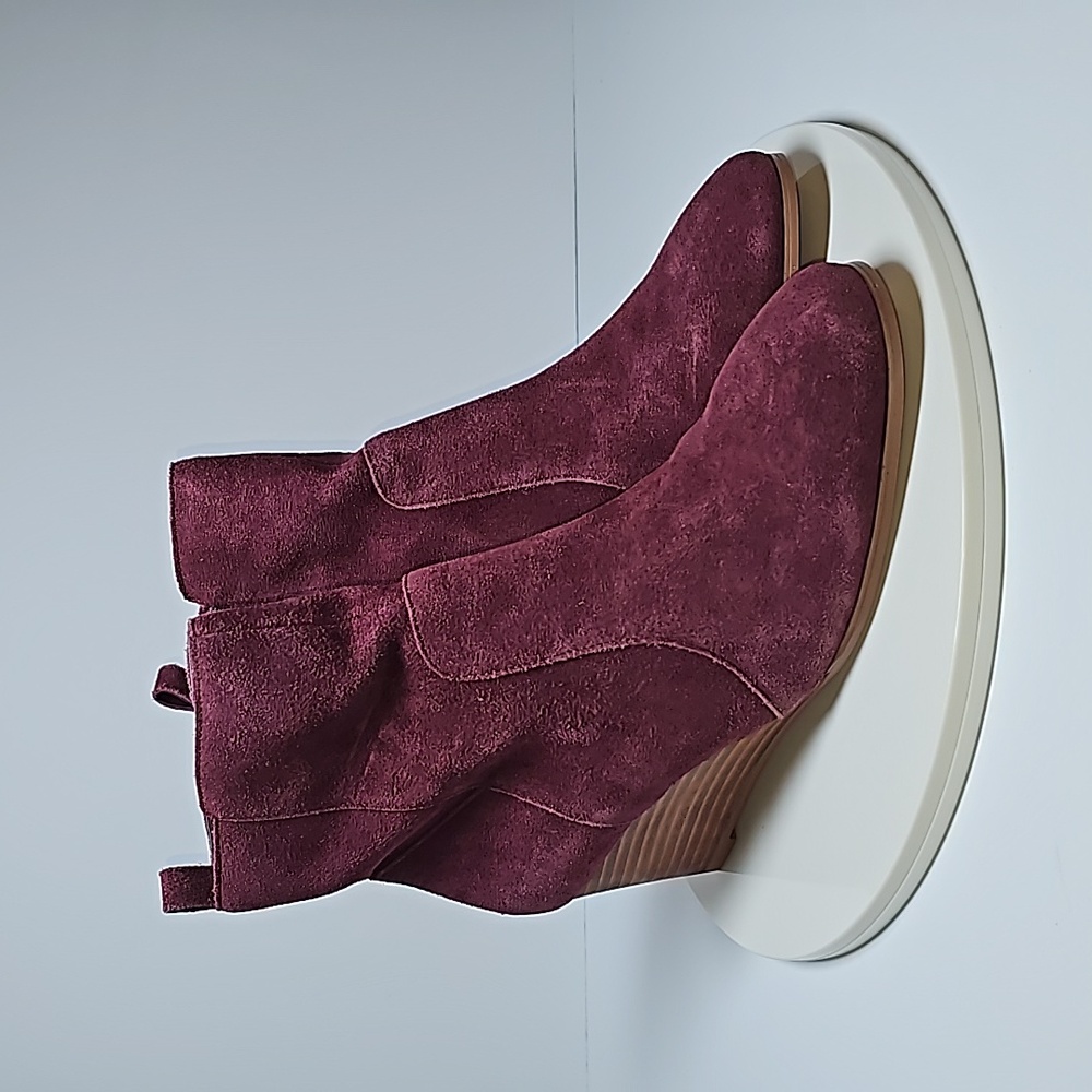 NWOT Violet & Red JayJay Bootie Ankle Boot Wedge Shoe Leather Suede Burgandy 10